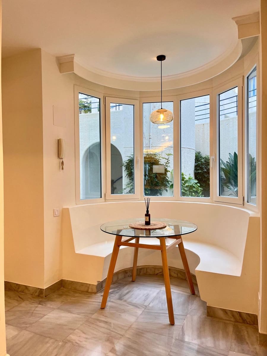 2 soveværelse Villa til salg i Marbella med swimmingpool - € 790.000 (Ref: 9912775)