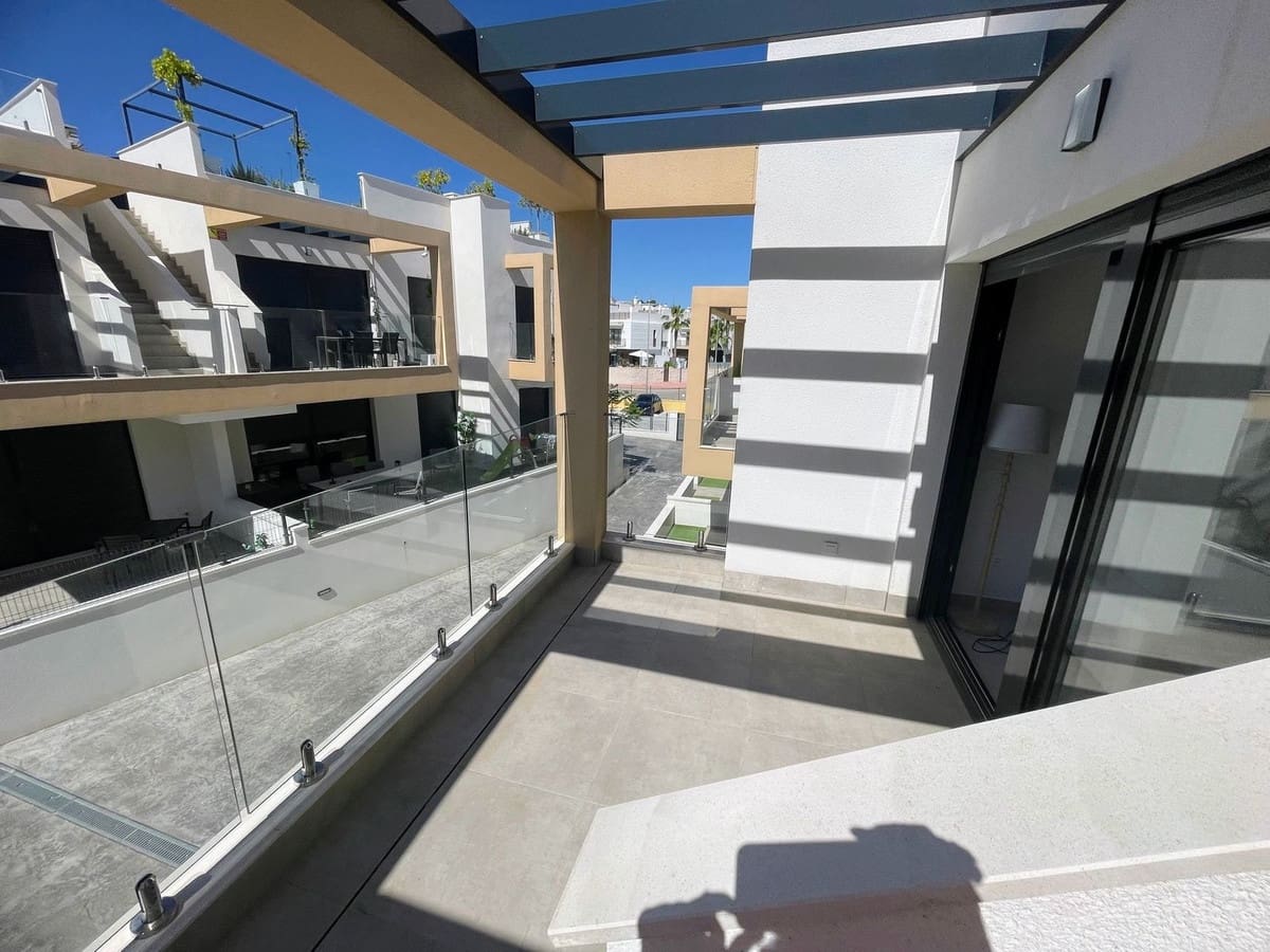 2 soverom Leilighet til salgs i Villamartin med svømmebasseng garasje - € 249 000 (Ref: 9912776)