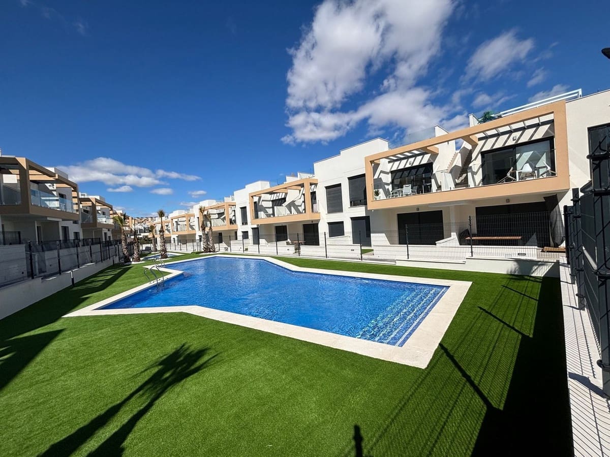 2 soverom Leilighet til salgs i Villamartin med svømmebasseng garasje - € 249 000 (Ref: 9912776)