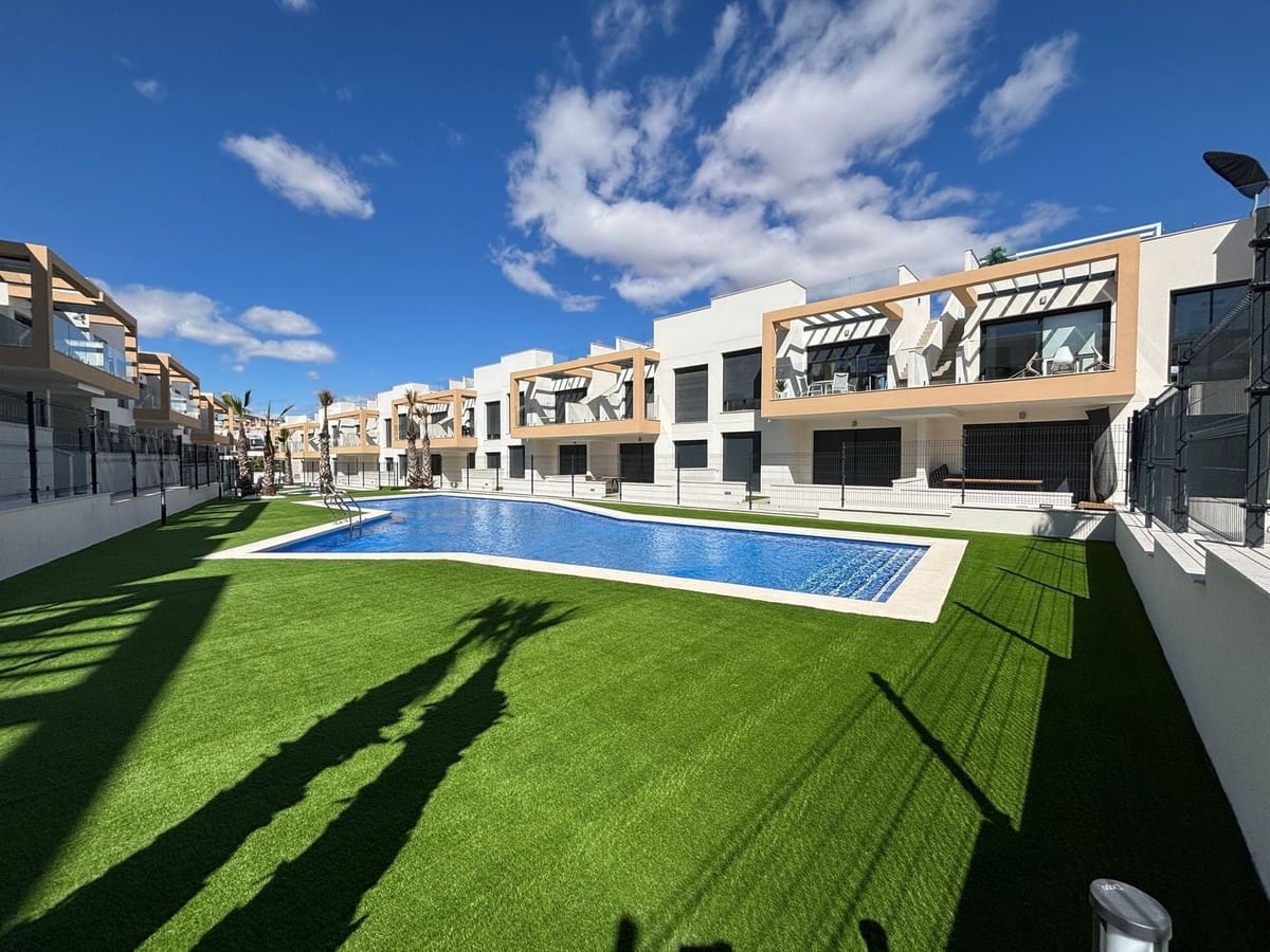 2 soverom Leilighet til salgs i Villamartin med svømmebasseng garasje - € 249 000 (Ref: 9912776)