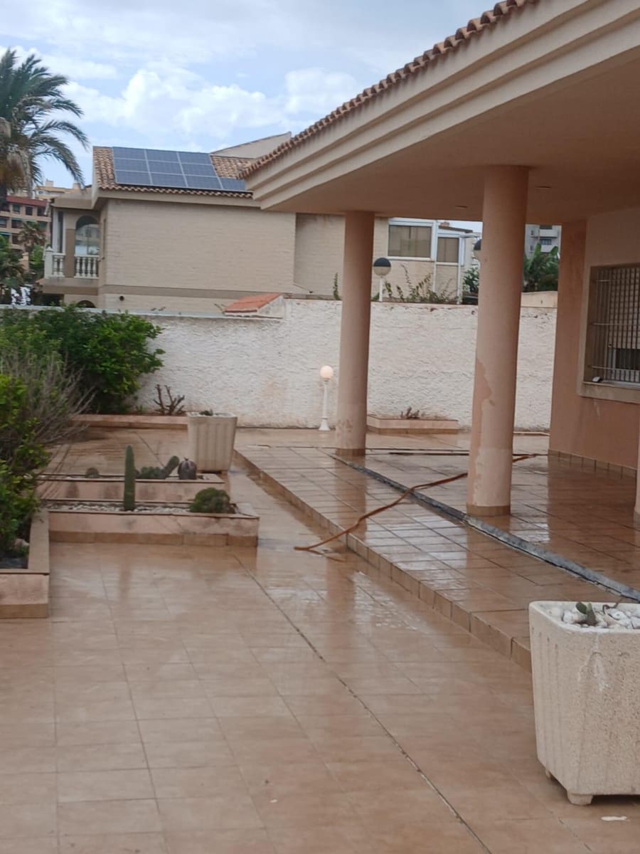 4 quarto Moradia para venda em La Manga del Mar Menor - 580 000 € (Ref: 9912786)