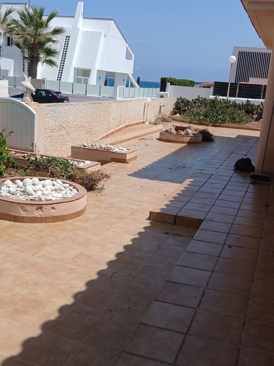 4 quarto Moradia para venda em La Manga del Mar Menor - 580 000 € (Ref: 9912786)