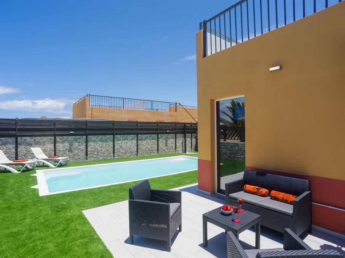 3 Zimmer Villa zu verkaufen in Corralejo mit Pool Garage - 749.999 € (Ref: 9912787)