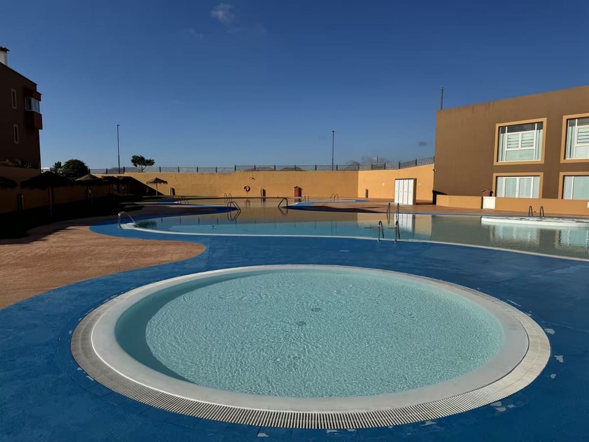 3 Zimmer Villa zu verkaufen in Corralejo mit Pool Garage - 749.999 € (Ref: 9912787)