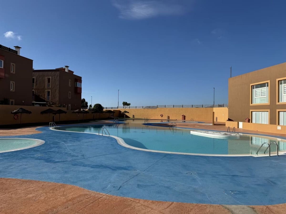 3 Zimmer Villa zu verkaufen in Corralejo mit Pool Garage - 749.999 € (Ref: 9912787)