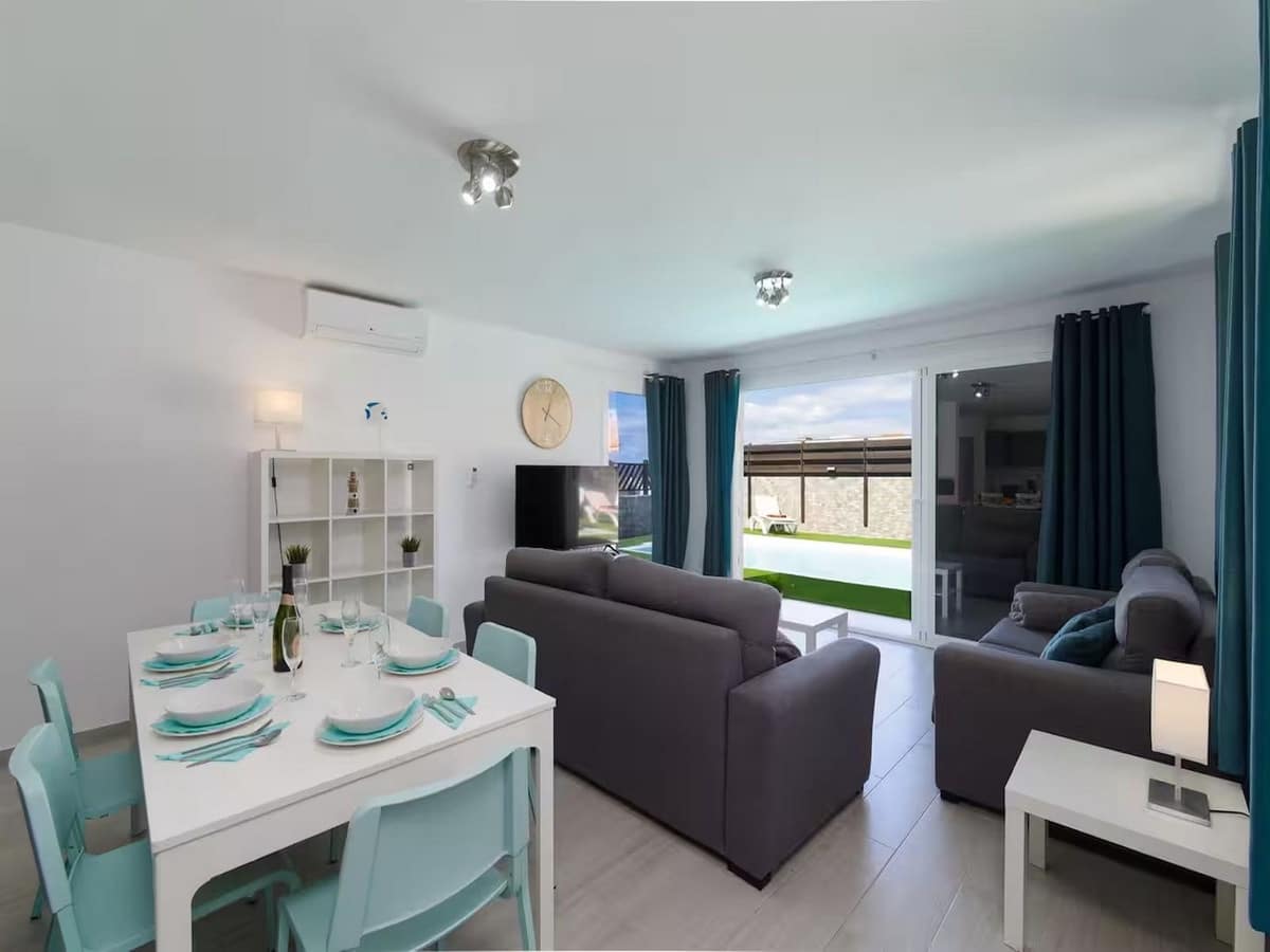3 Zimmer Villa zu verkaufen in Corralejo mit Pool Garage - 749.999 € (Ref: 9912787)