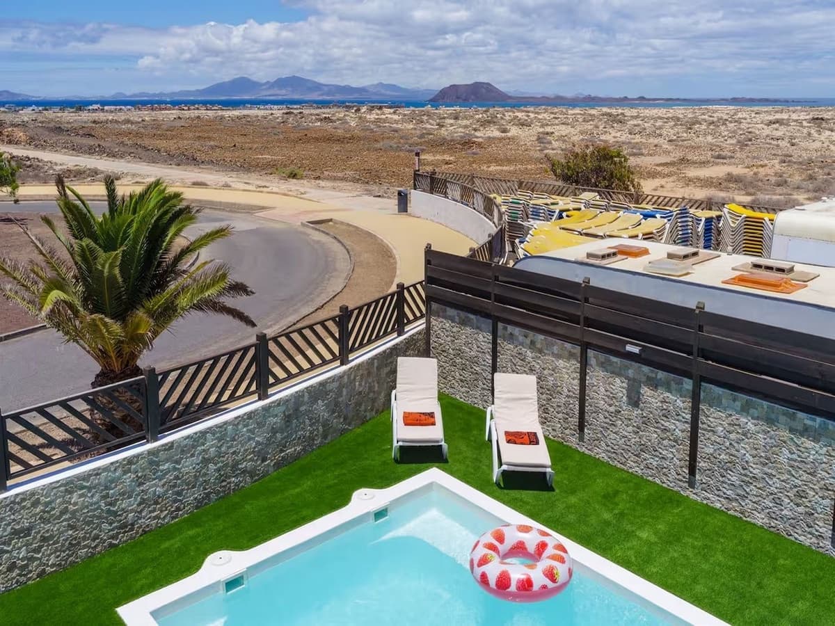 3 Zimmer Villa zu verkaufen in Corralejo mit Pool Garage - 749.999 € (Ref: 9912787)