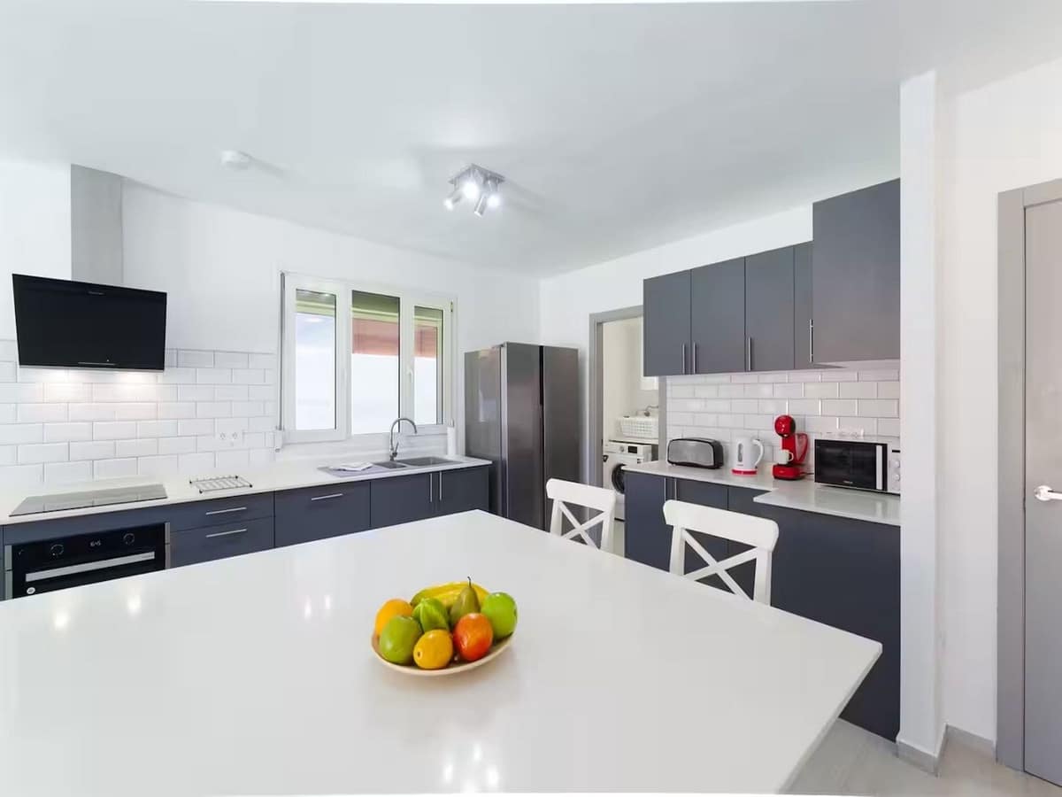 3 bedroom Villa for sale in Corralejo with pool garage - € 749,999 (Ref: 9912787)