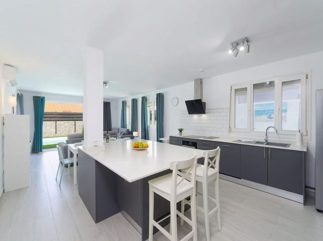 3 camera da letto Villa in vendita in Corralejo, La Oliva con piscina - 749.999 € (Rif: 9912787)