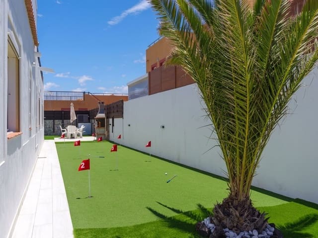 3 camera da letto Villa in vendita in Corralejo, La Oliva con piscina - 749.999 € (Rif: 9912787)