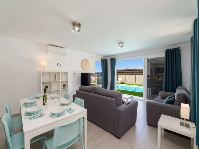 3 camera da letto Villa in vendita in Corralejo, La Oliva con piscina - 749.999 € (Rif: 9912787)
