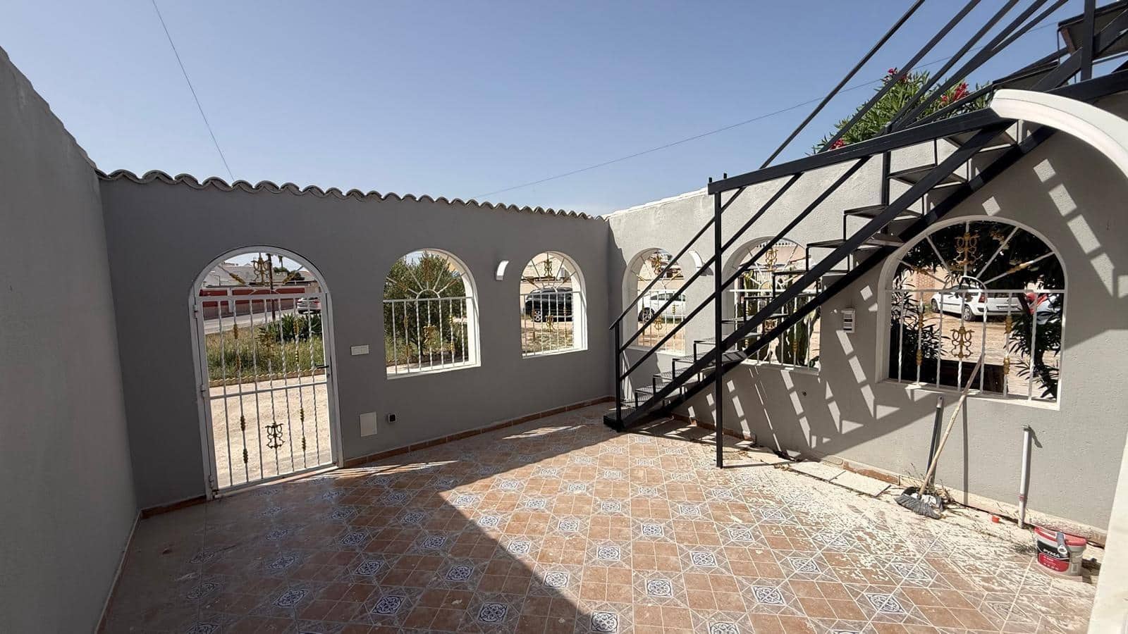 Casa de 2 habitaciones en Torrevieja en venta - 152.000 € (Ref: 9916551)