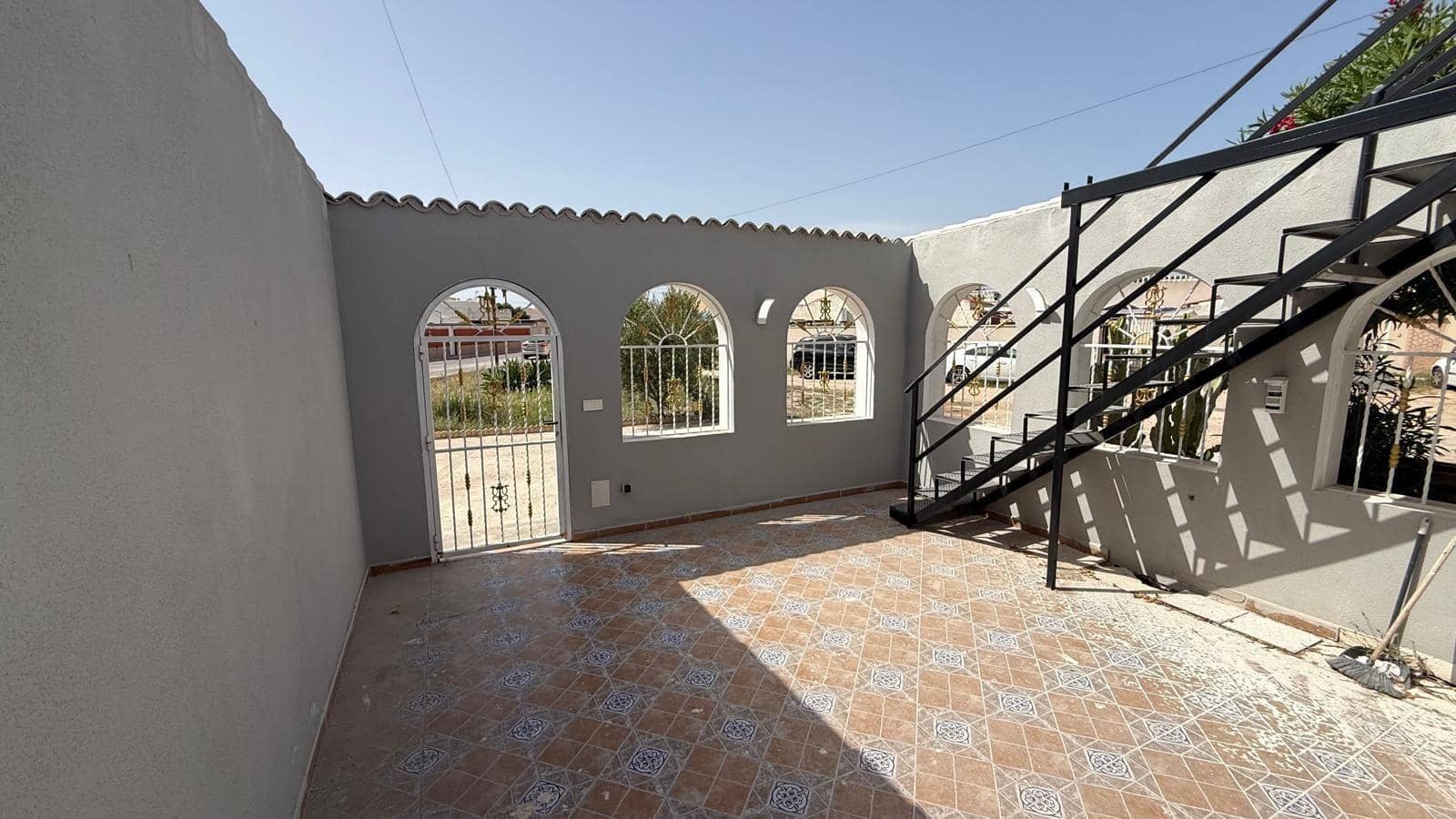 Casa de 2 habitaciones en Torrevieja en venta - 152.000 € (Ref: 9916551)