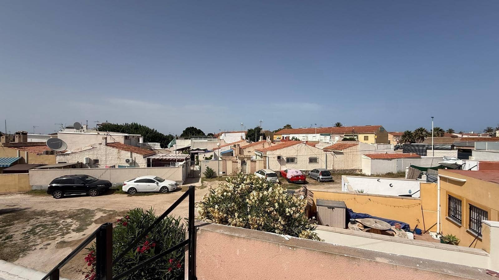 Casa de 2 habitaciones en Torrevieja en venta - 152.000 € (Ref: 9916551)
