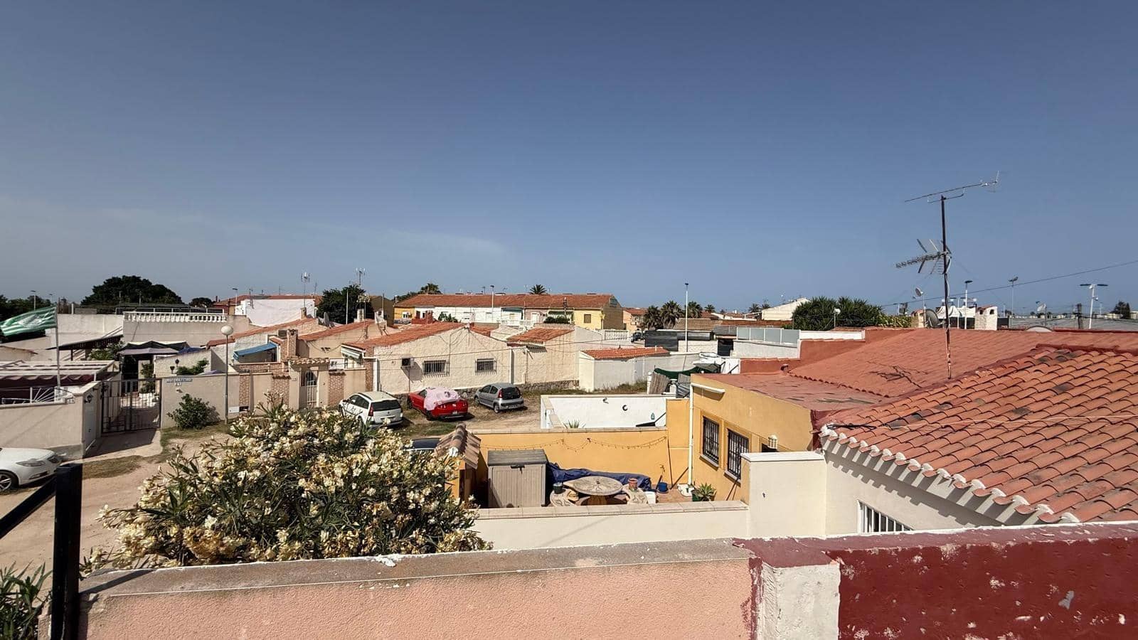 Casa de 2 habitaciones en Torrevieja en venta - 152.000 € (Ref: 9916551)