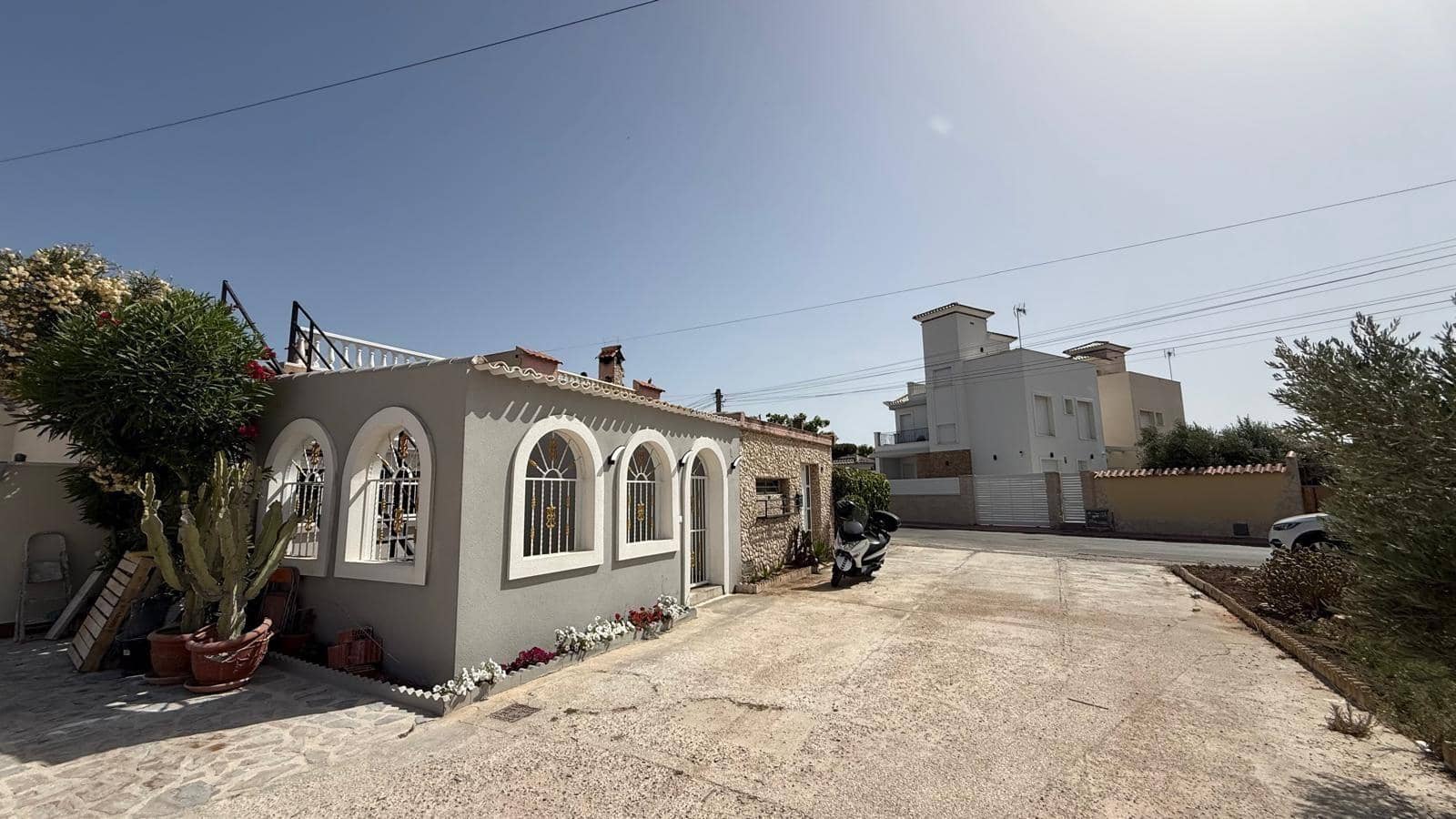 Casa de 2 habitaciones en Torrevieja en venta - 152.000 € (Ref: 9916551)
