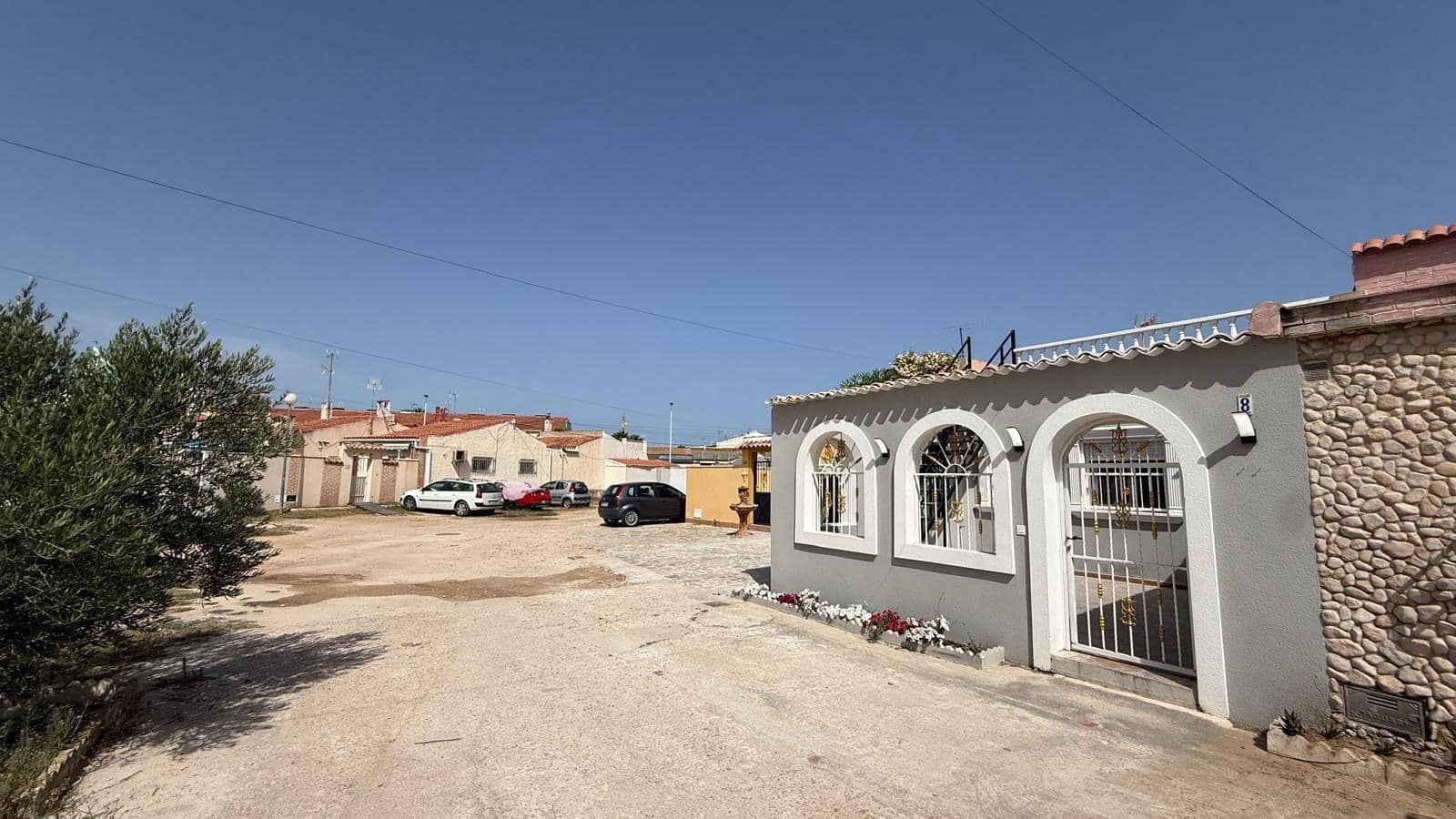 Casa de 2 habitaciones en Torrevieja en venta - 152.000 € (Ref: 9916551)