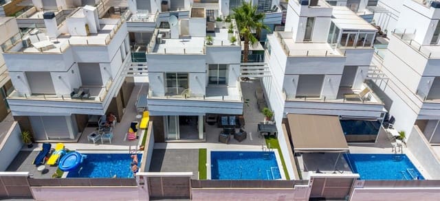 3 slaapkamer Villa te koop in Ciudad Quesada, Rojales met zwembad - € 399.000 (Ref: 9916552)