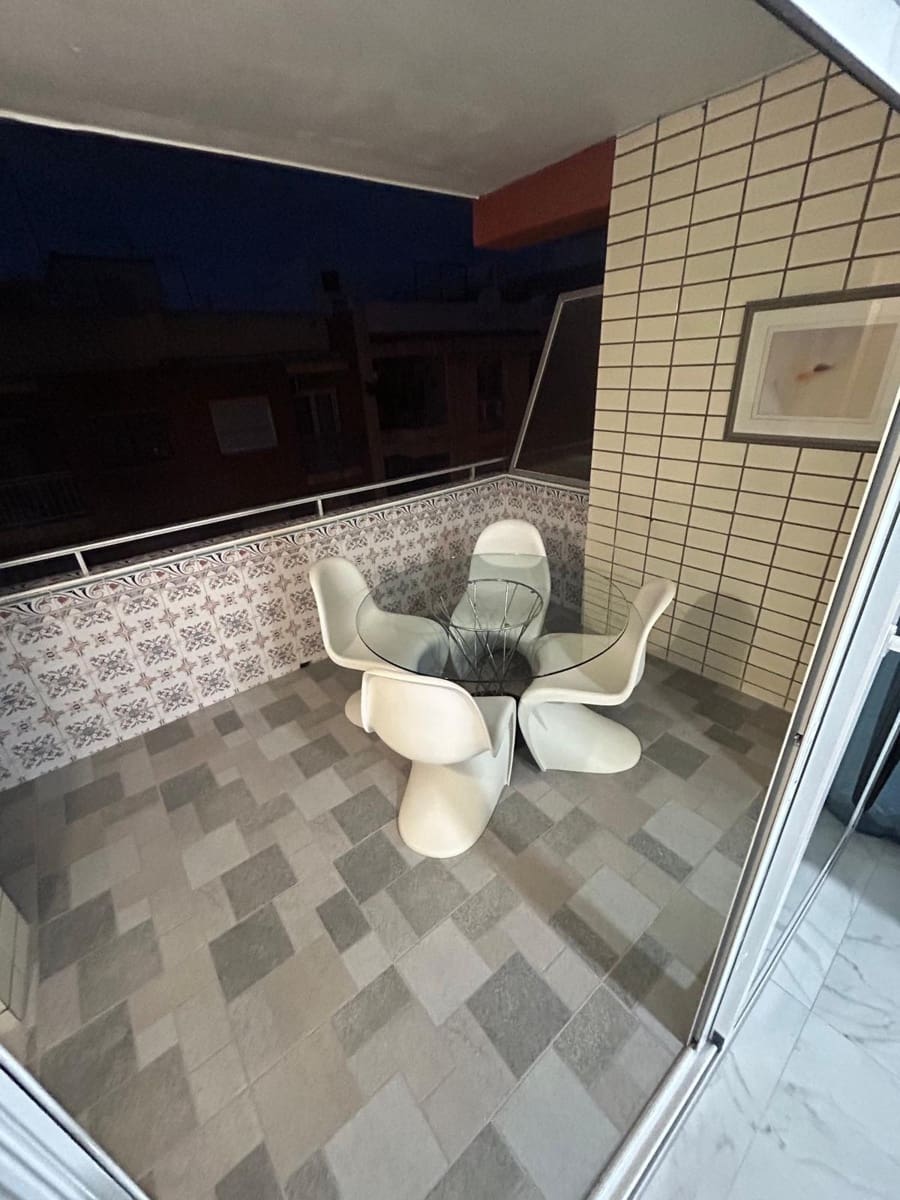 Apartamento de 3 habitaciones en Torrevieja en venta - 253.000 € (Ref: 9916558)