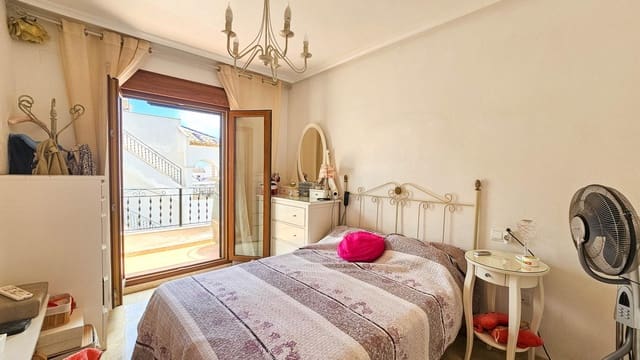 Casa de 2 habitaciones en Orihuela en venta con piscina - 239.000 € (Ref: 9916565)
