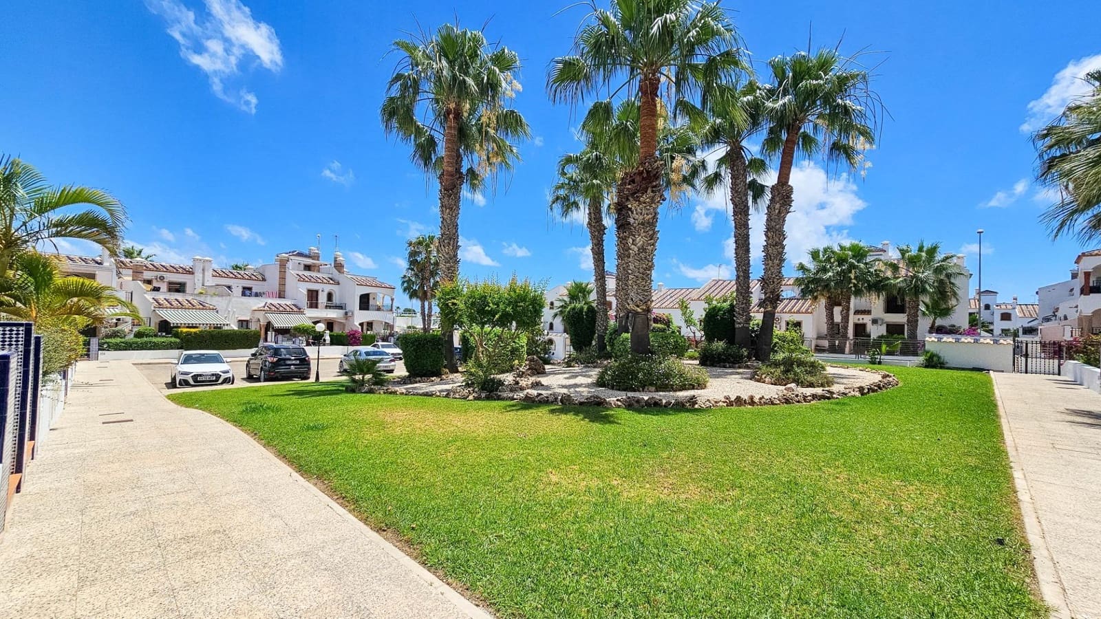 2 bedroom Townhouse for sale in Orihuela with pool - € 239,000 (Ref: 9916565)