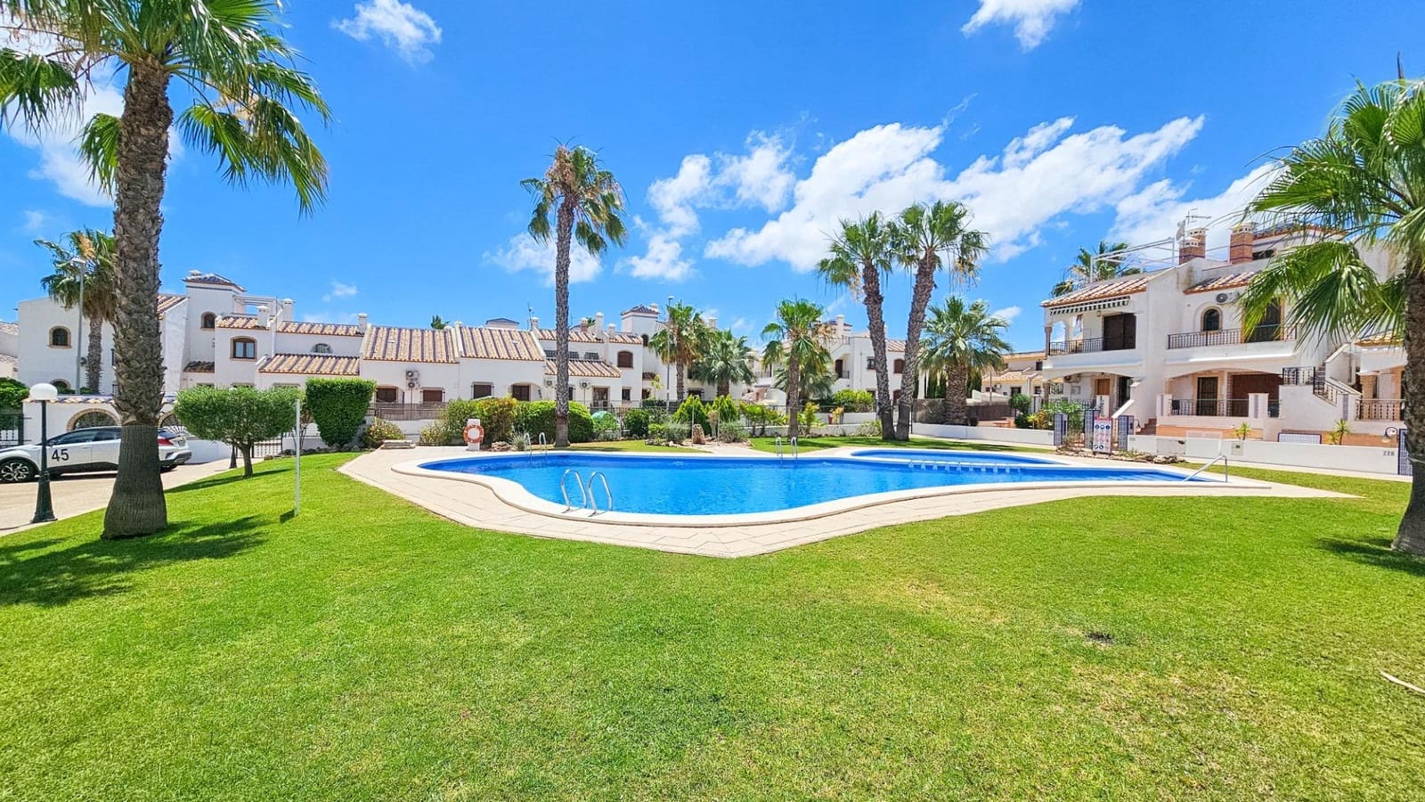 2 bedroom Townhouse for sale in Orihuela with pool - € 239,000 (Ref: 9916565)