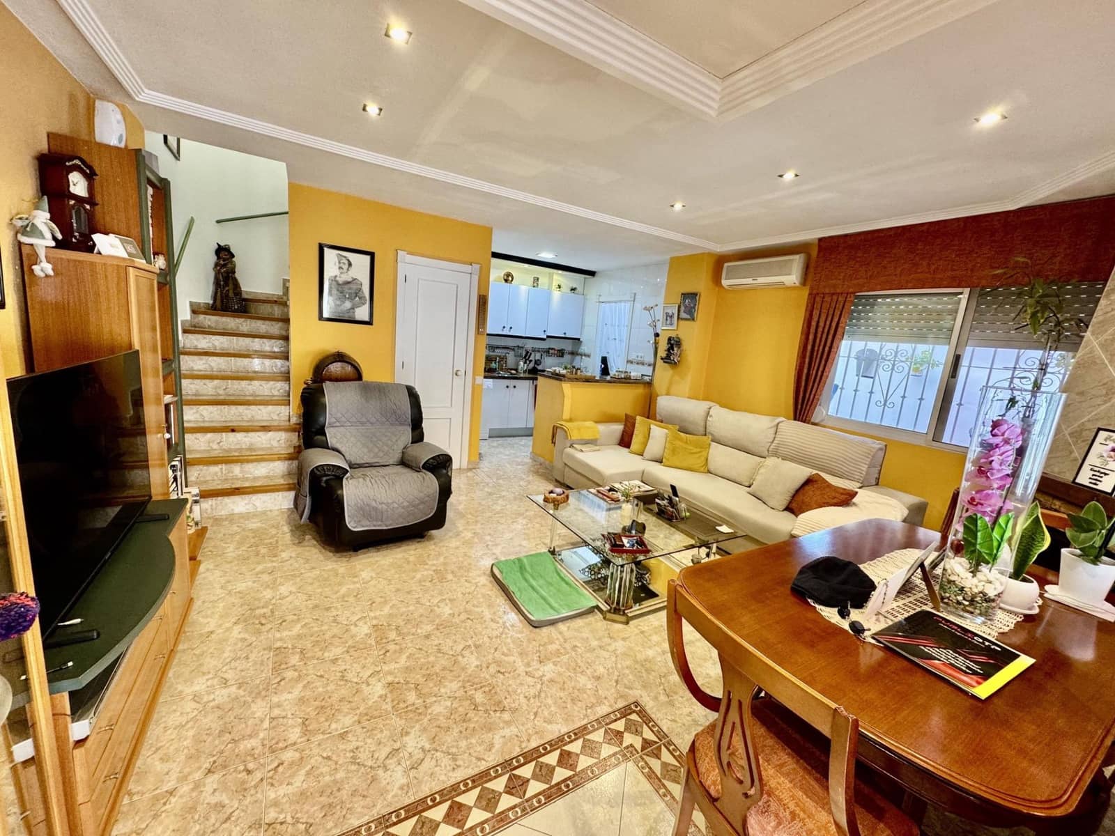 2 makuuhuone Omakotitalo myytävänä paikassa Orihuela - 195 000 € (Ref: 9916567)