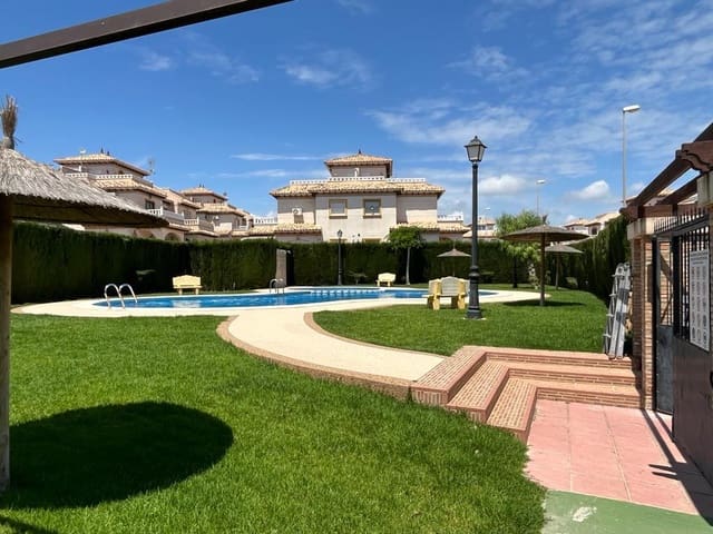 4 sovrum Semi-fristående Villa till salu i Lomas de Cabo Roig - Los Dolses, Orihuela med pool - 245 000 € (Ref: 9916571)