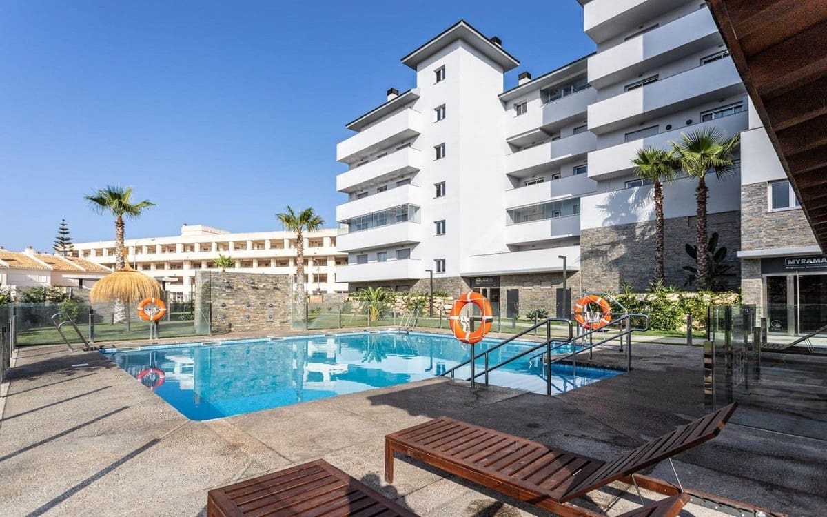 3 sovrum Lägenhet till salu i Mijas Costa med pool - 635 000 € (Ref: 9920084)