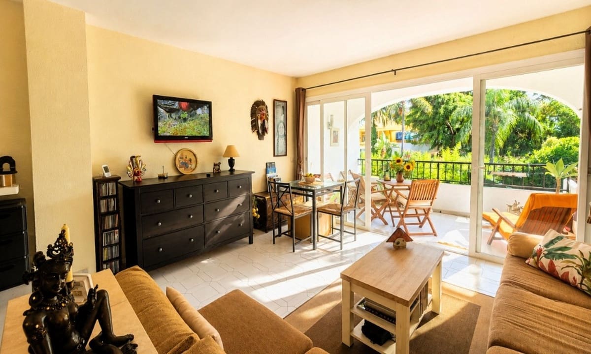 1 soverom Leilighet til salgs i Miraflores med svømmebasseng - € 242 000 (Ref: 9920086)