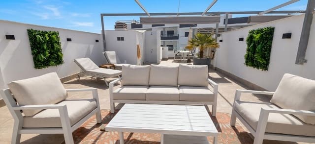 Apartamento de 2 habitaciones en Torrevieja en venta con piscina garaje - 284.999 € (Ref: 9920088)