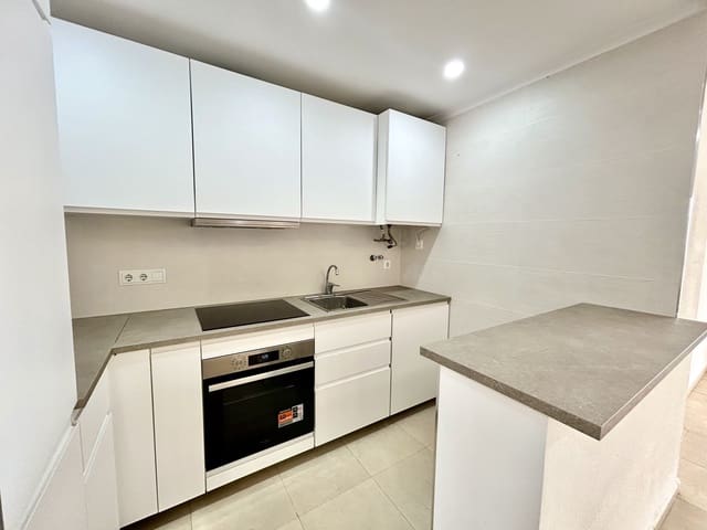 Apartamento de 2 habitaciones en Villamartin, Orihuela en venta con garaje - 189.000 € (Ref: 9920092)