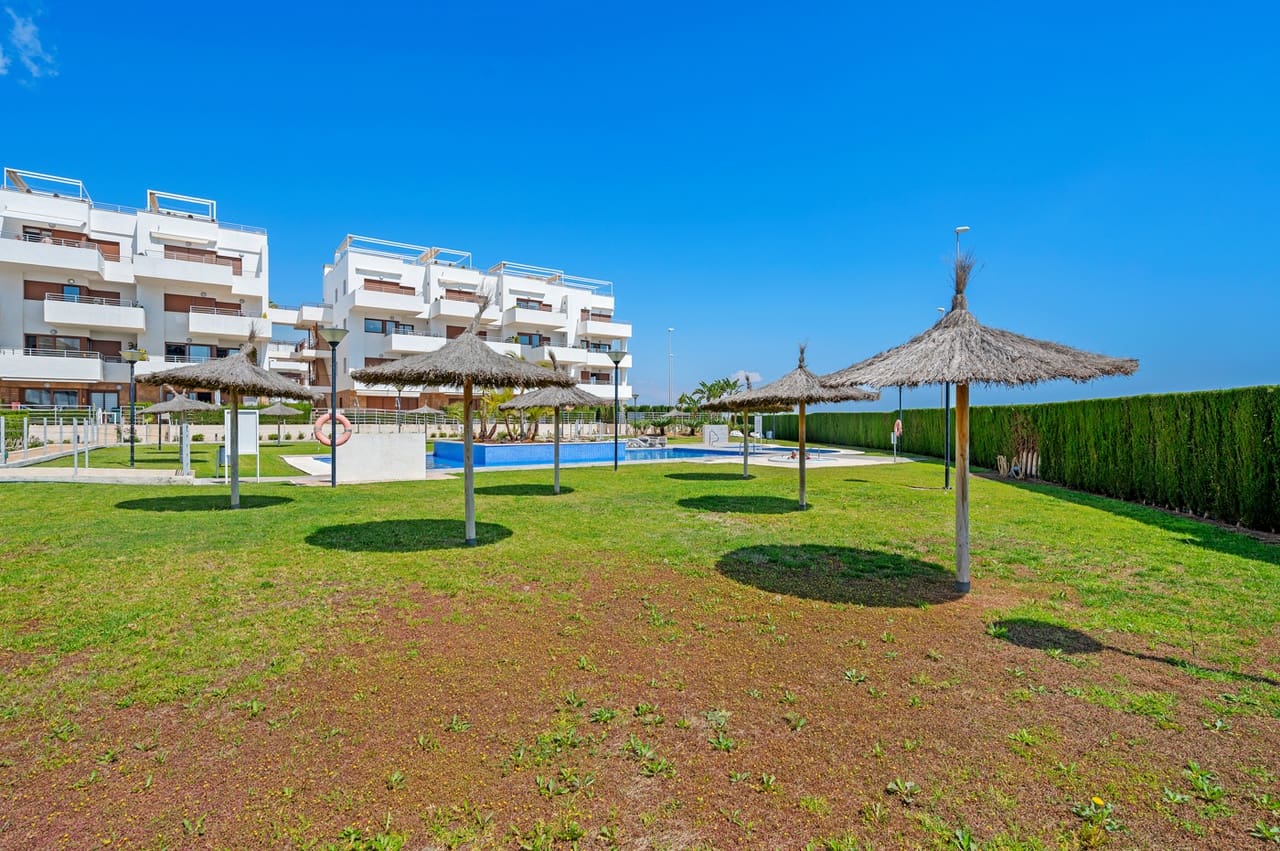2 soverom Leilighet til salgs i Cabo Roig med garasje - € 239 995 (Ref: 9920094)
