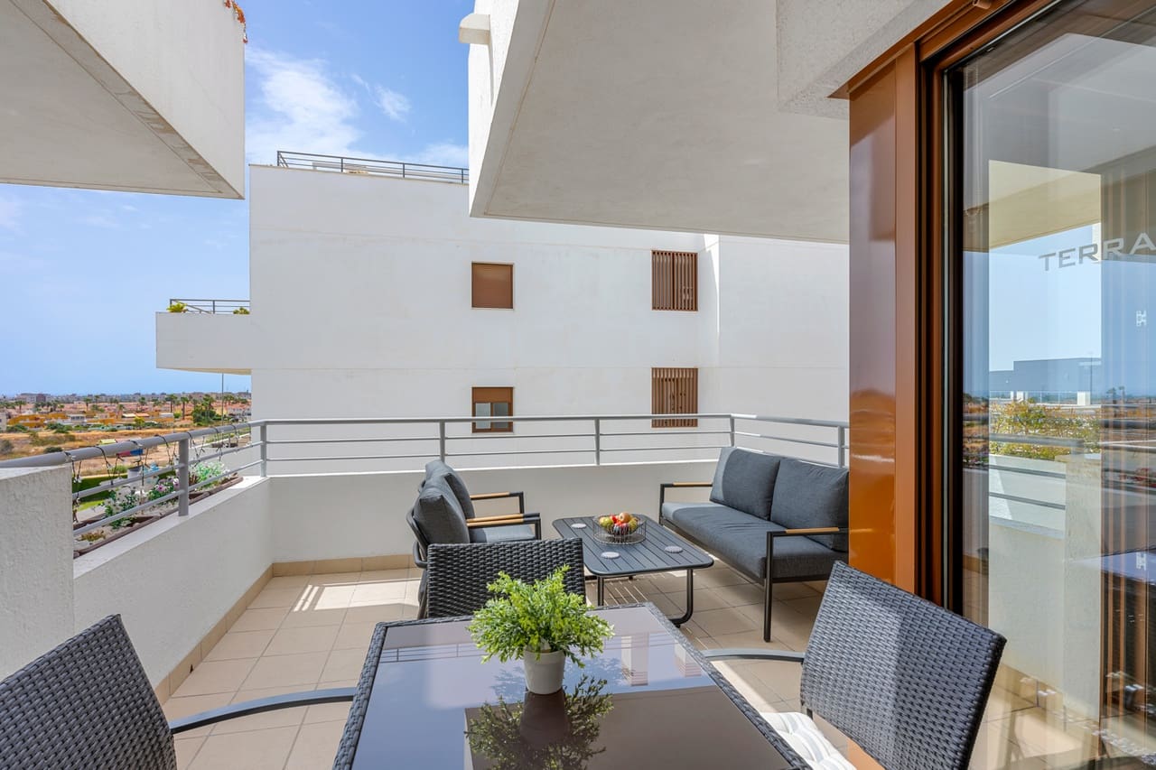 2 soverom Leilighet til salgs i Cabo Roig med garasje - € 239 995 (Ref: 9920094)