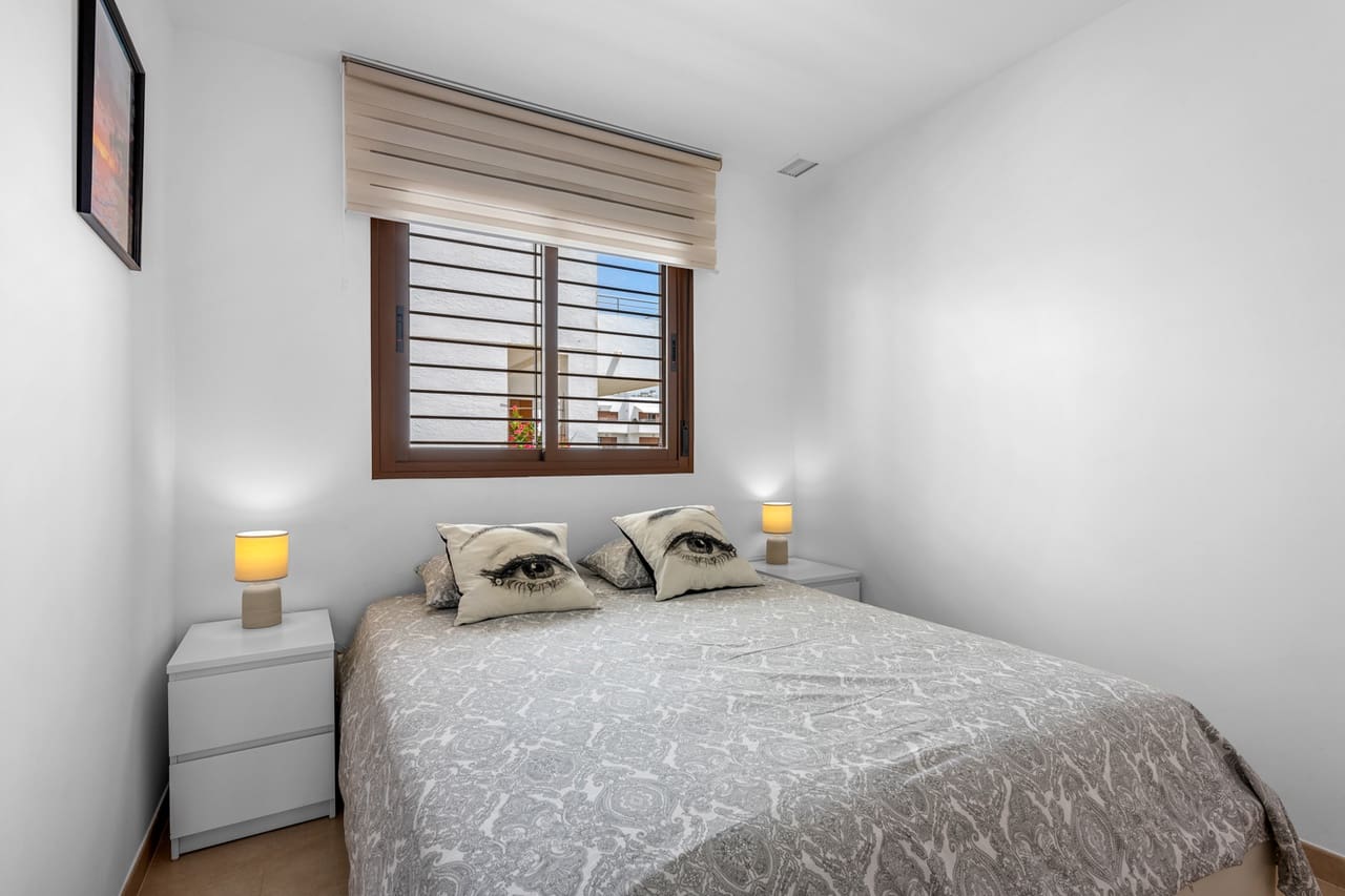 2 soverom Leilighet til salgs i Cabo Roig med garasje - € 239 995 (Ref: 9920094)