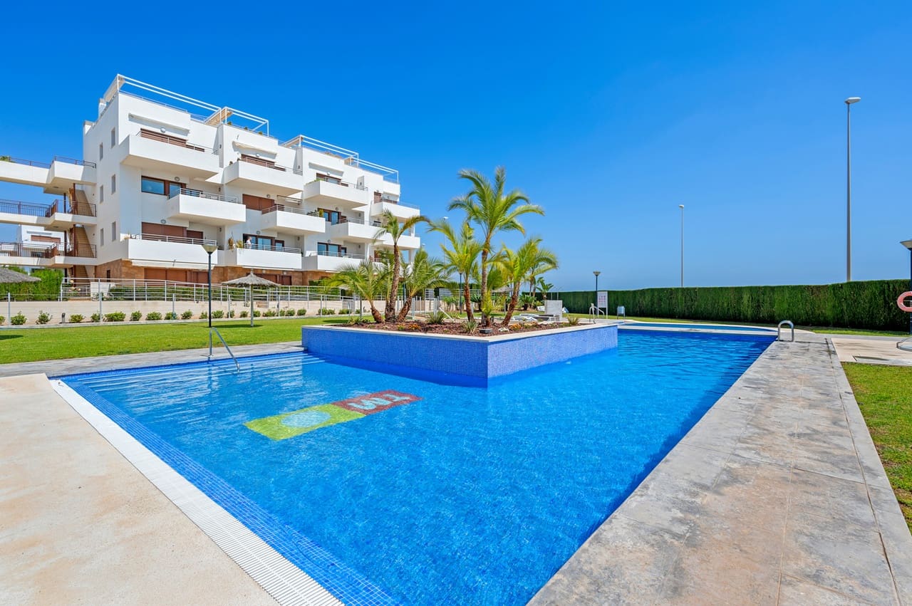 2 soverom Leilighet til salgs i Cabo Roig med garasje - € 239 995 (Ref: 9920094)