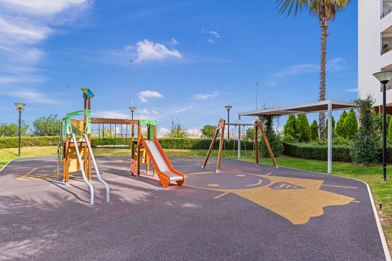 2 soverom Leilighet til salgs i Cabo Roig med garasje - € 239 995 (Ref: 9920094)