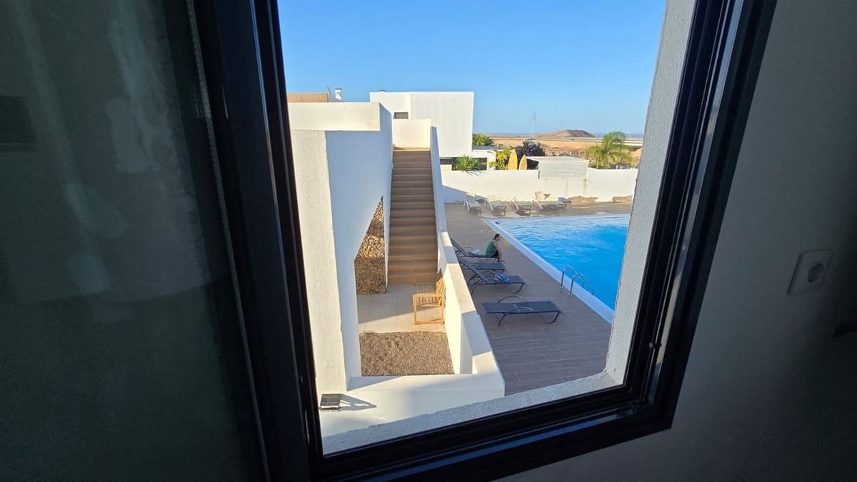 2 quarto Casa em Banda para venda em Corralejo com piscina - 280 000 € (Ref: 9920096)