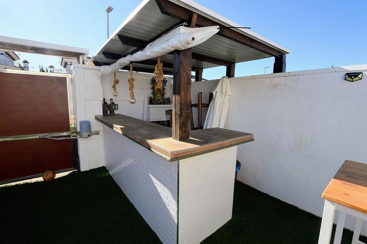 Chalet de 4 habitaciones en Sucina en venta con piscina garaje - 260.000 € (Ref: 9920097)