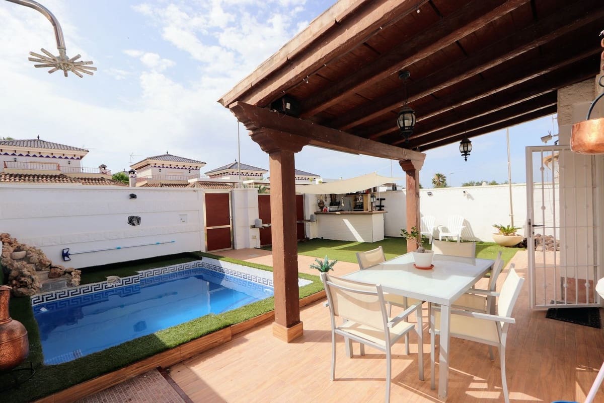 Chalet de 4 habitaciones en Sucina en venta con piscina garaje - 260.000 € (Ref: 9920097)