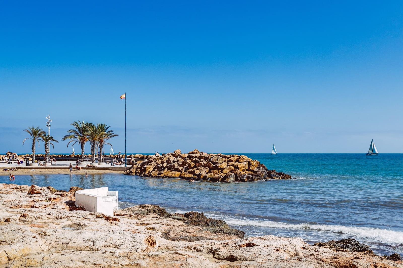 3 bedroom Apartment for sale in Torrevieja with garage - € 205,000 (Ref: 9923011)