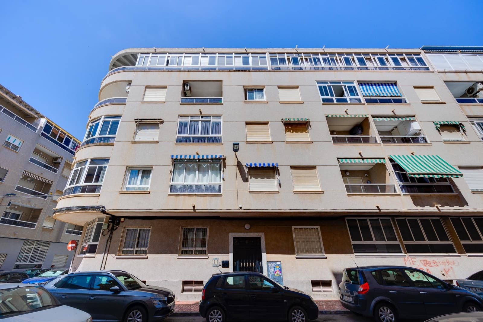 3 bedroom Apartment for sale in Torrevieja with garage - € 205,000 (Ref: 9923011)