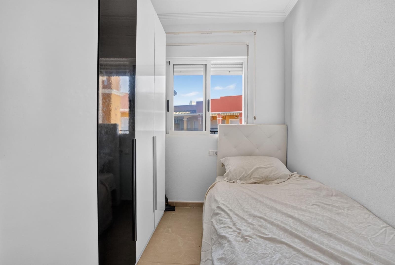 2 bedroom Penthouse for sale in Torrevieja with pool - € 199,000 (Ref: 9924302)