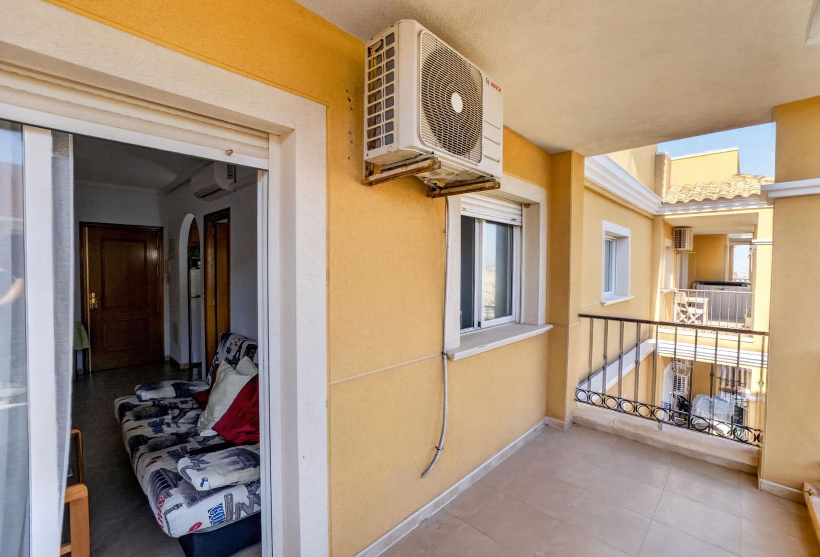 2 bedroom Penthouse for sale in Torrevieja with pool - € 199,000 (Ref: 9924302)