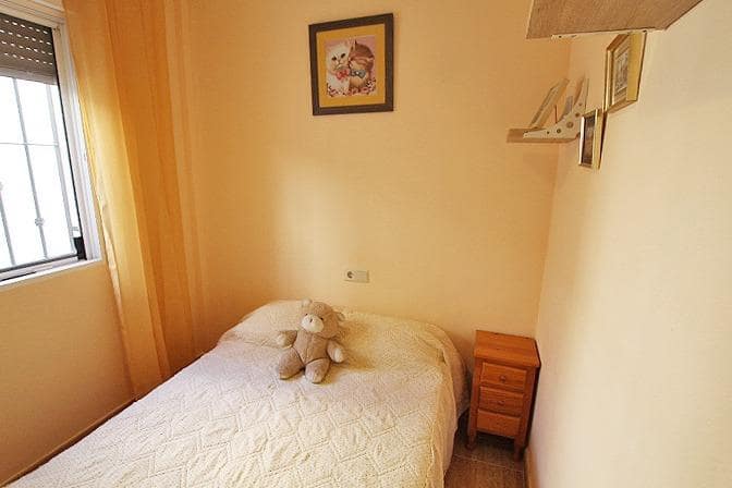 2 bedroom Bungalow for sale in Guardamar del Segura with pool - € 171,000 (Ref: 9927045)