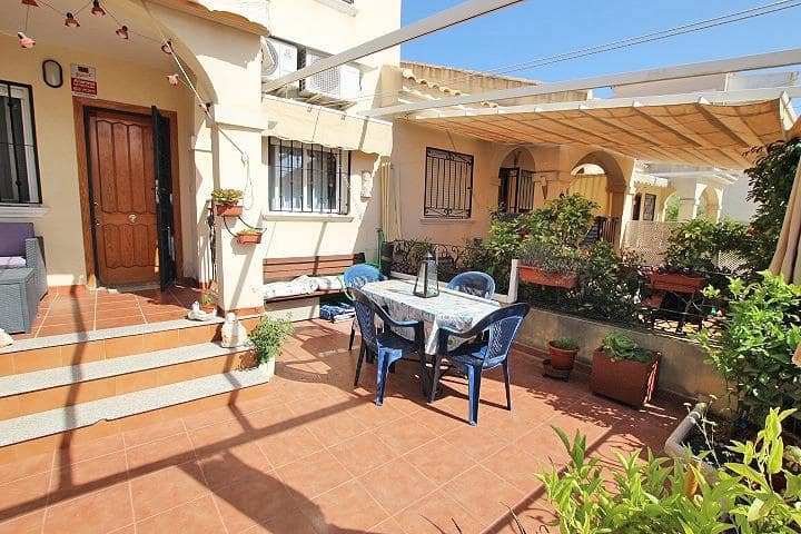 2 bedroom Bungalow for sale in Guardamar del Segura with pool - € 171,000 (Ref: 9927045)