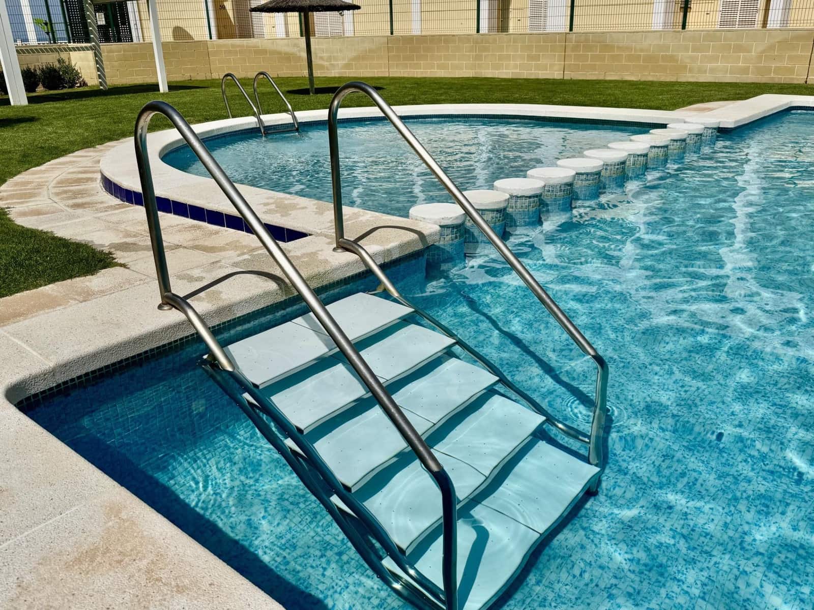 Apartamento de 1 habitación en Torrevieja en venta con piscina - 179.900 € (Ref: 9927046)
