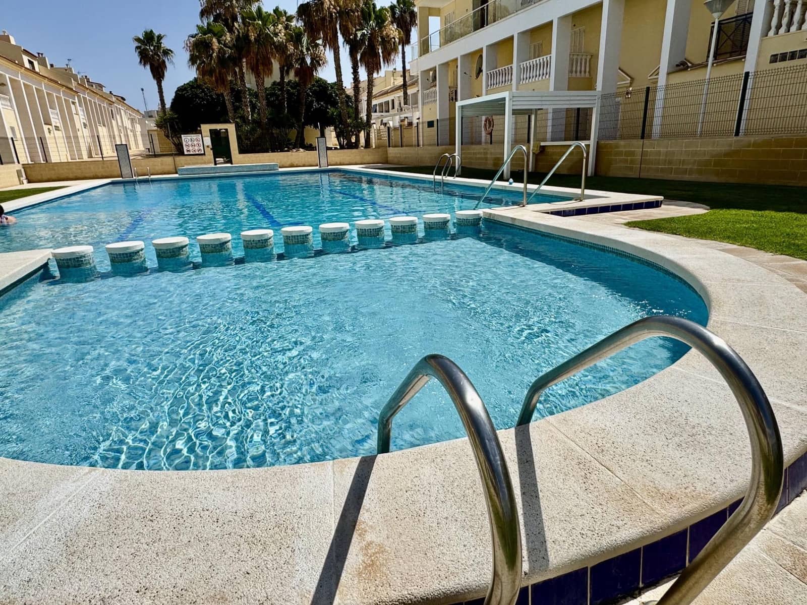 Apartamento de 1 habitación en Torrevieja en venta con piscina - 179.900 € (Ref: 9927046)