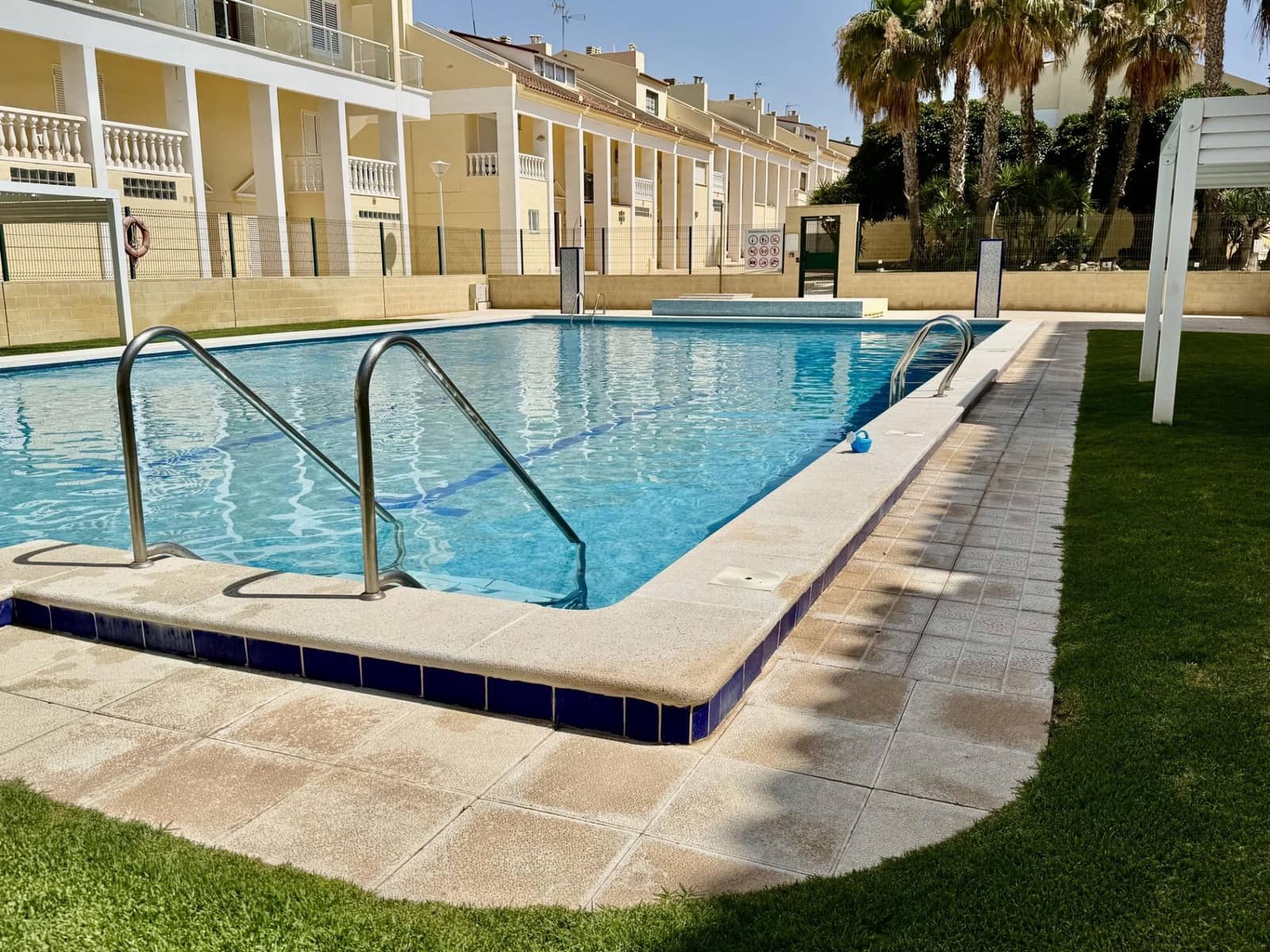 Apartamento de 1 habitación en Torrevieja en venta con piscina - 179.900 € (Ref: 9927046)
