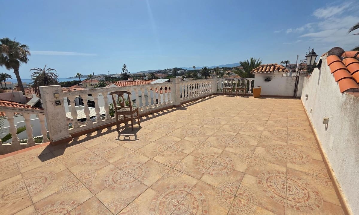 2 camera da letto Bungalow in vendita in El Faro - 399.995 € (Rif: 9927048)